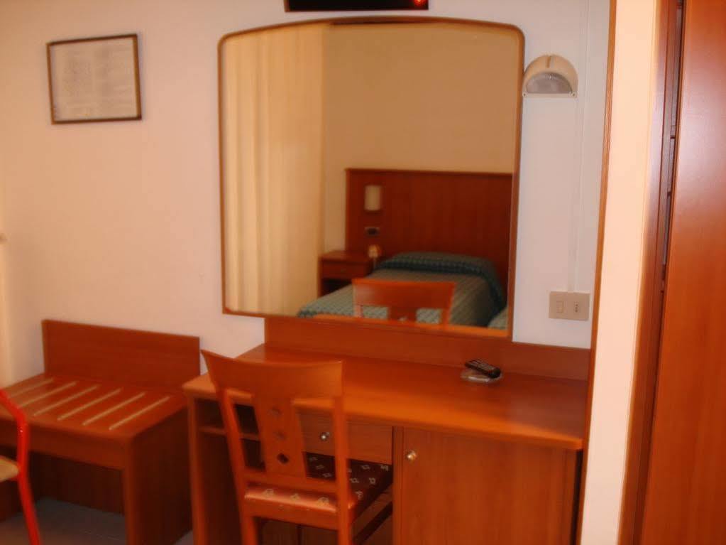 לאיגואליה Hotel Aquilia מראה חיצוני תמונה